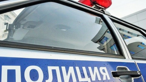 Госавтоинспекторы задержали водителя с поддельными правами в поселке Корзуново